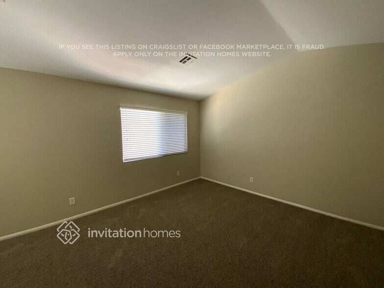 Building Photo - 1847 E Quartz Landing Ave