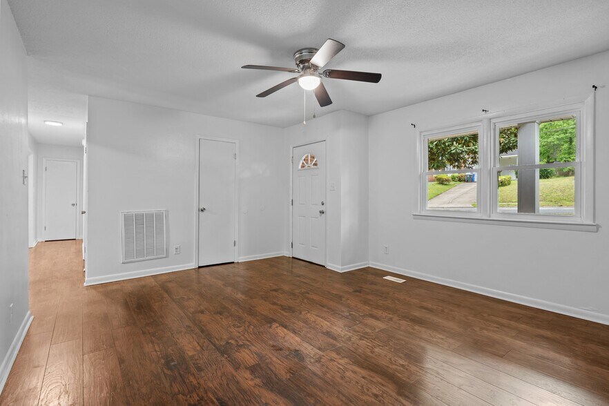 Building Photo - 5364 Silver Pine Dr