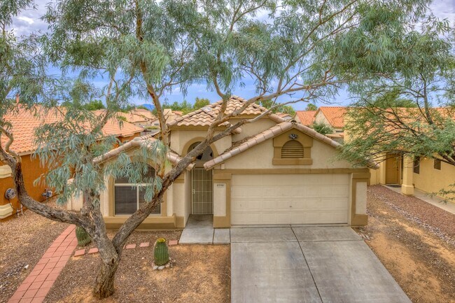 Building Photo - 8998 E Laurie Ann Dr