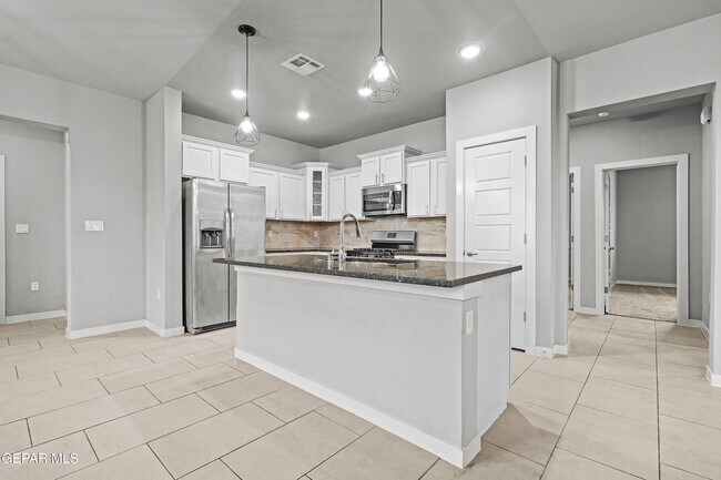 Building Photo - 6981 Black Mesquite Dr