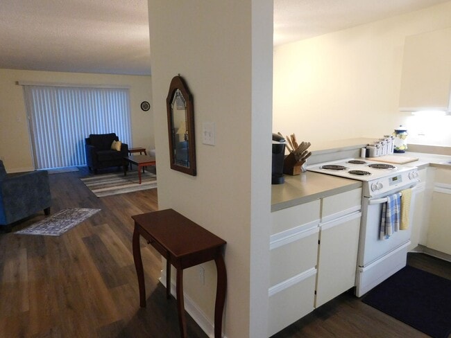 Building Photo - 1201 Harbourside Dr