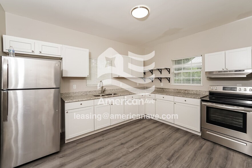 Building Photo - 8109 1st Ave S