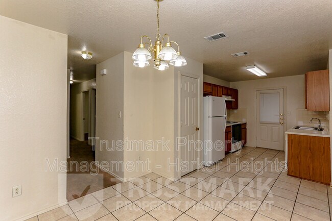 Building Photo - 4907 John David Dr