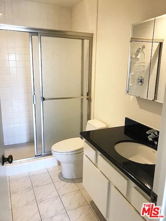 Building Photo - 1887 Greenfield Ave