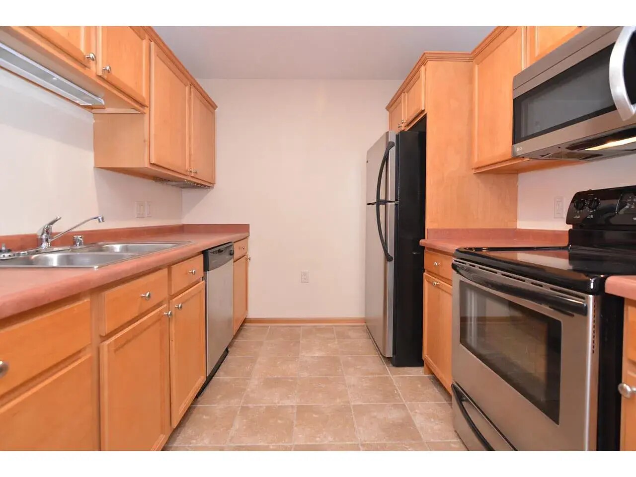 Building Photo - 8206 Starr Grass Dr
