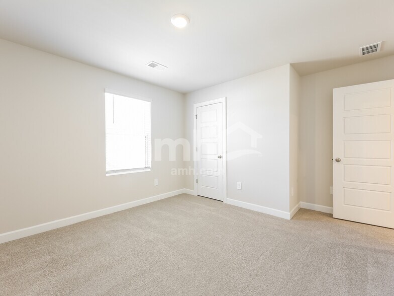 Building Photo - 782 Treeline Rd