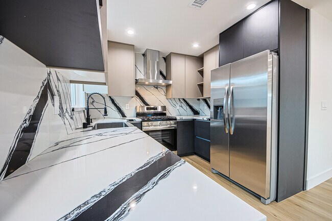 Building Photo - 4573 Triggs St