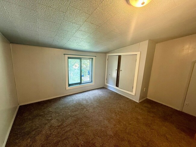Building Photo - 4 Bed 2 Bath Single Family Home in Wausau