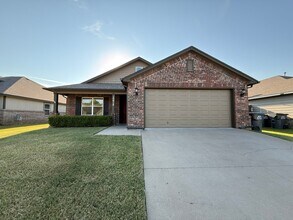 Building Photo - FOR LEASE | Jenks Home | 4 Bed, 2.5 Bath $...