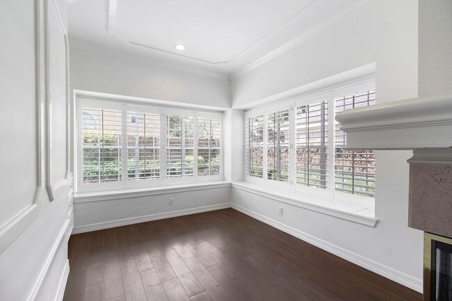 Building Photo - 14127 Swallowfield Dr
