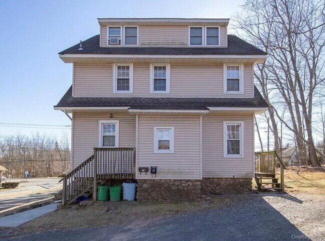 Building Photo - 502 W Nyack Rd