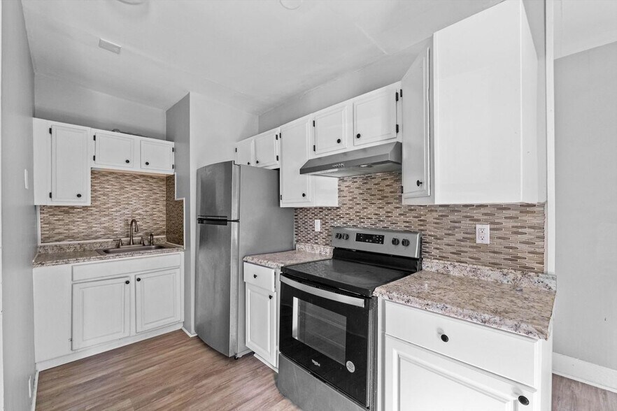 Building Photo - 49 S Hamilton St