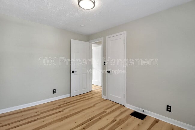 Building Photo - 1045 S James Rd