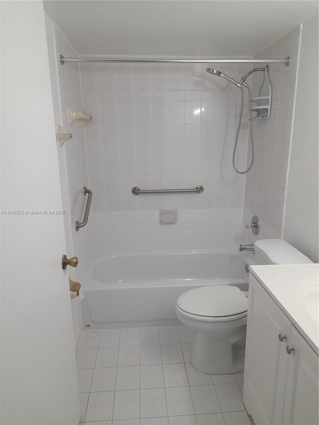 Building Photo - 551 NW 82nd Ave