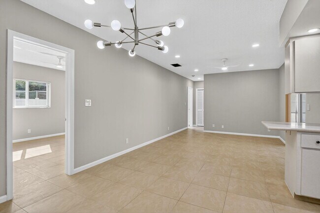 Building Photo - 1544 NW 9th St