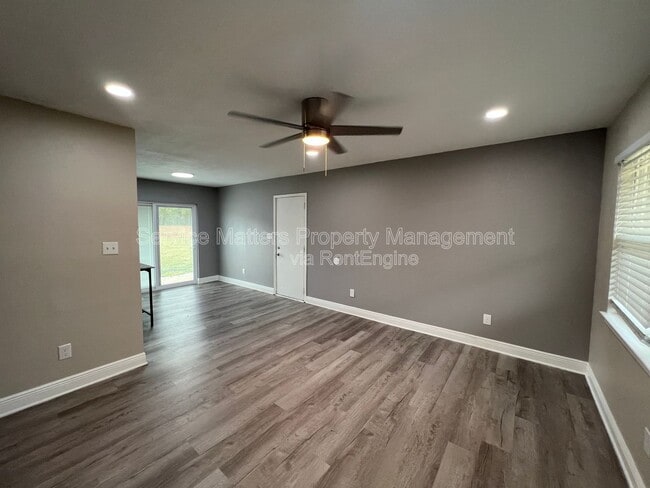 Building Photo - 3747 Berryhill Rd