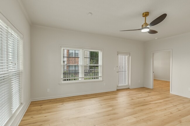 Building Photo - 2025 Woodmont Blvd