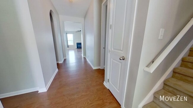 Building Photo - 4402 Hubbard Rd