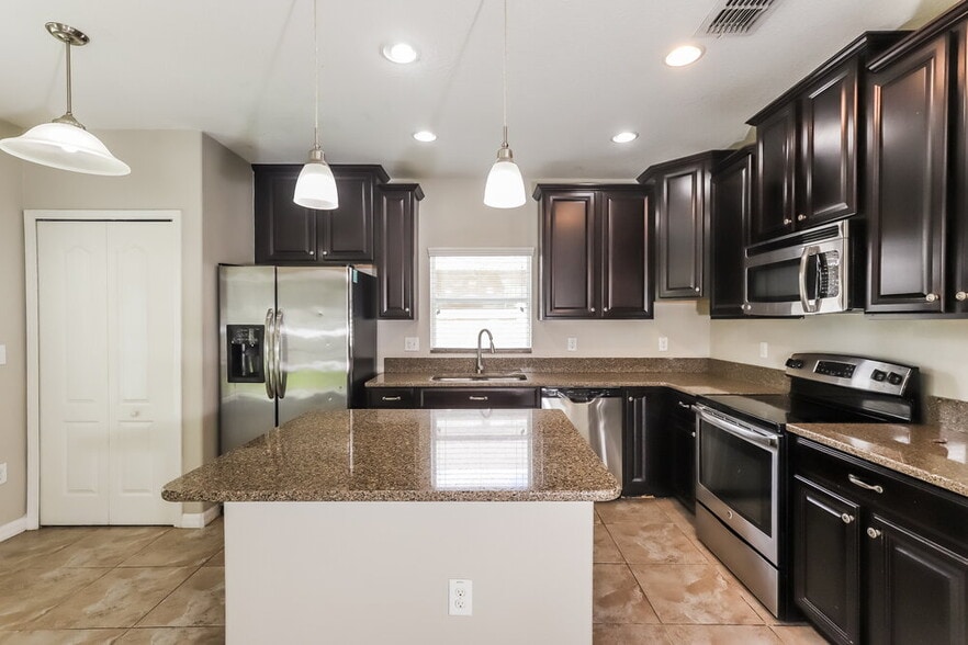 Building Photo - 10525 Summer Azure Dr