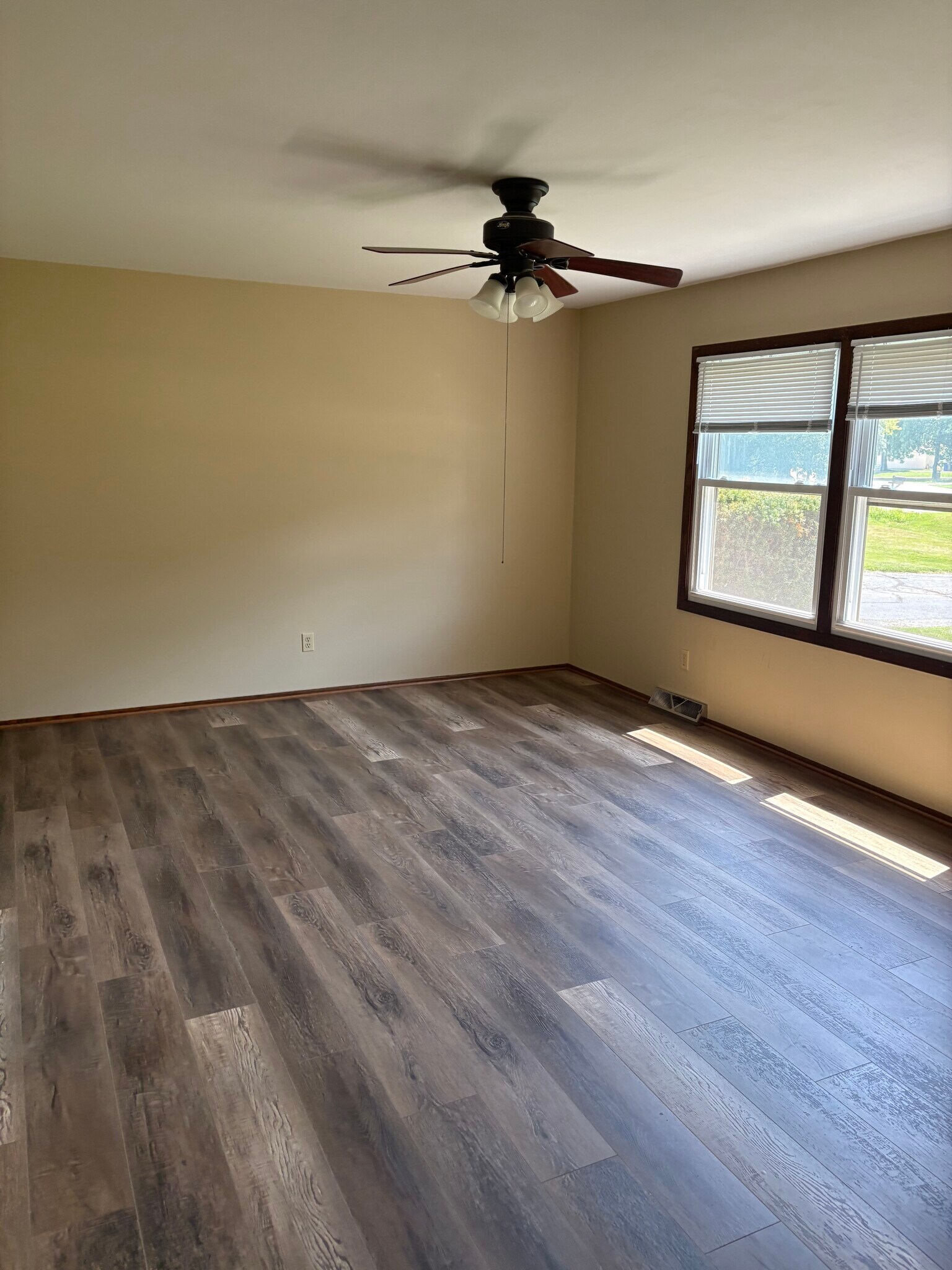 Living Room - S71W14888 Westcot Dr