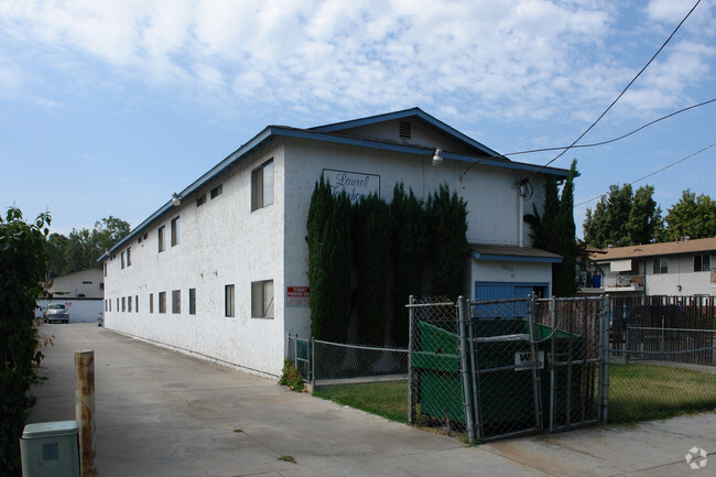 Primary Photo - Laurel Street Six