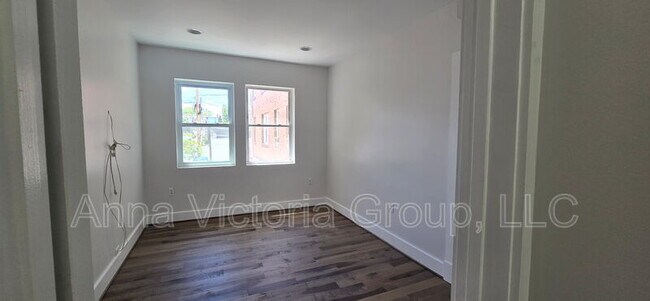 Building Photo - 1409 G St NE