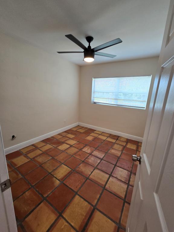 Building Photo - 2921 Sunset Rd