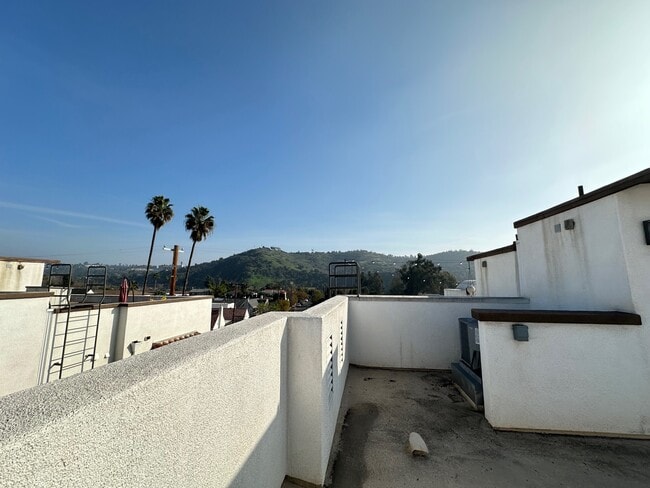 Building Photo - Cessna Lane