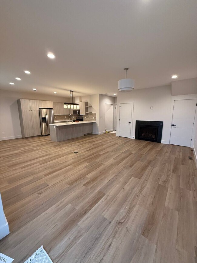 Building Photo - Beautiful 3 Bedroom 2.5 Bath in Autumn Grove