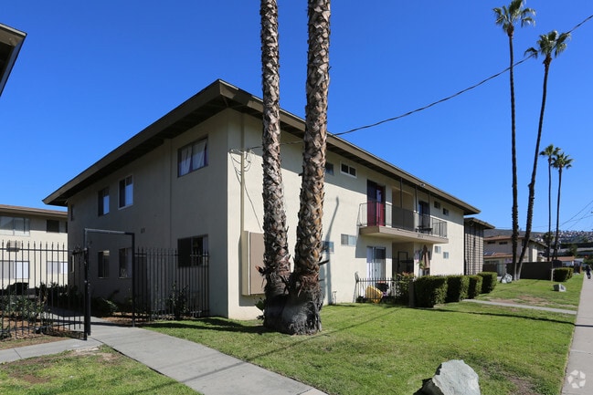 Primary Photo - Lanai Village Apartments