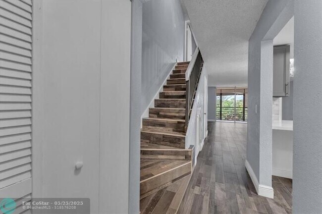 Building Photo - 3390 Foxcroft Rd