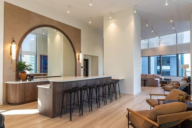 Building Photo - 225 N Miami Ave