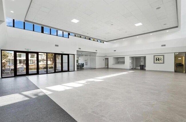 Building Photo - 1000 River Reach Dr