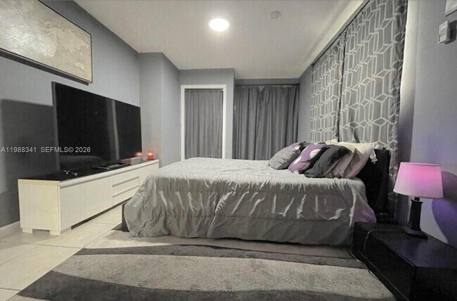 Building Photo - 2120 NE 168th St