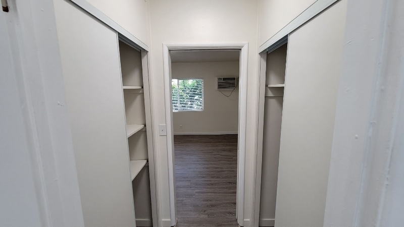 Building Photo - 15546 Vanowen St