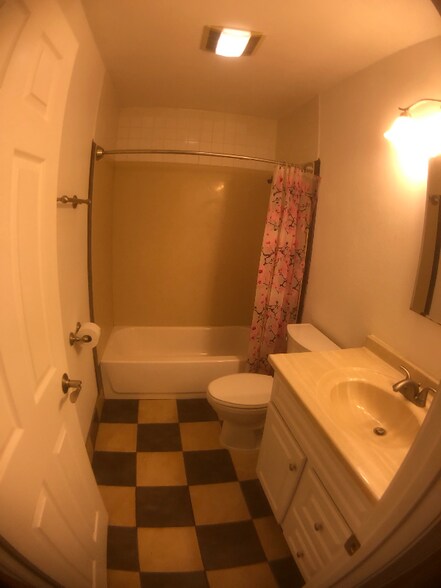 Building Photo - 1405 Cypress Ln