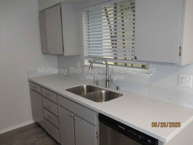 Building Photo - 851 Taylor St