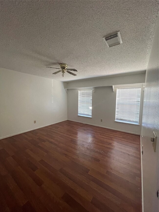 Building Photo - 7818 Clover Knoll Ct