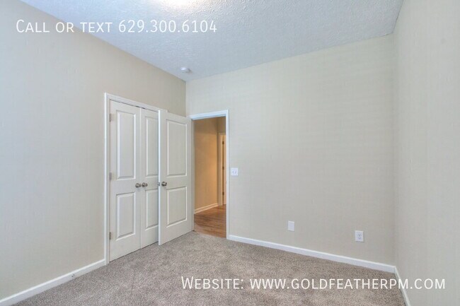 Building Photo - 126 Trenton Ln