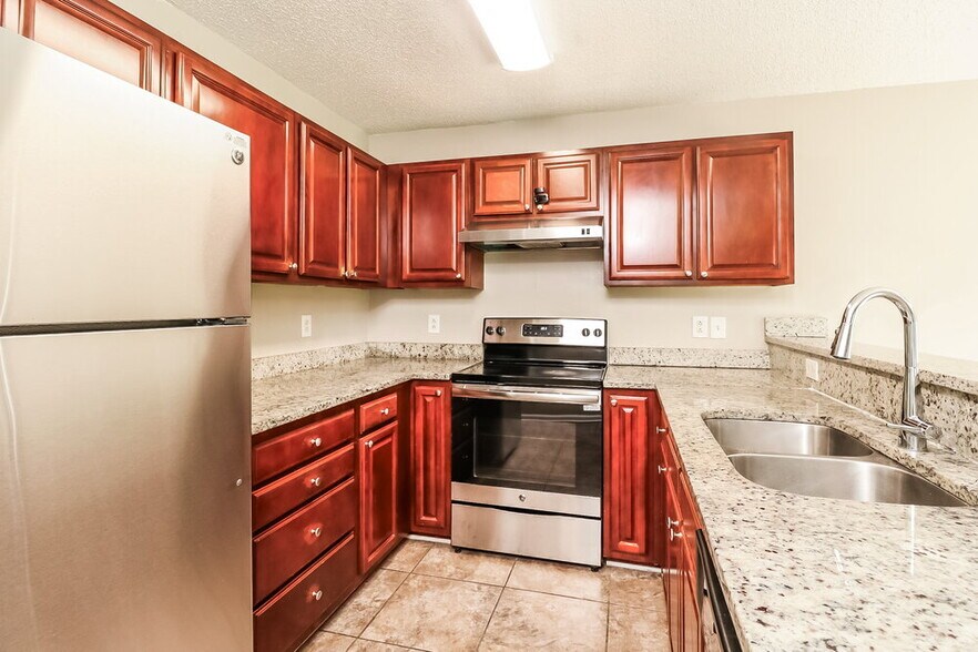 Building Photo - 5805 Bridgeway Dr