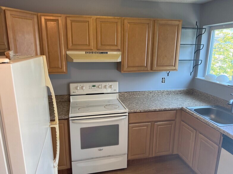 Building Photo - 18 Ocean St