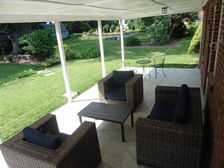 Patio - 319 Crompton Rd