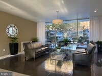 Building Photo - 1210 N Taft St