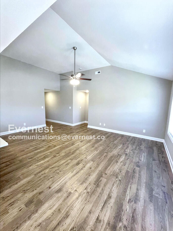 Building Photo - 142 Ardell Dr