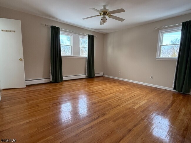 Building Photo - 126 Sagamore Dr