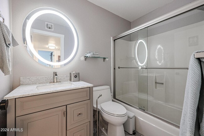 Building Photo - 3213 E Emile Zola Ave