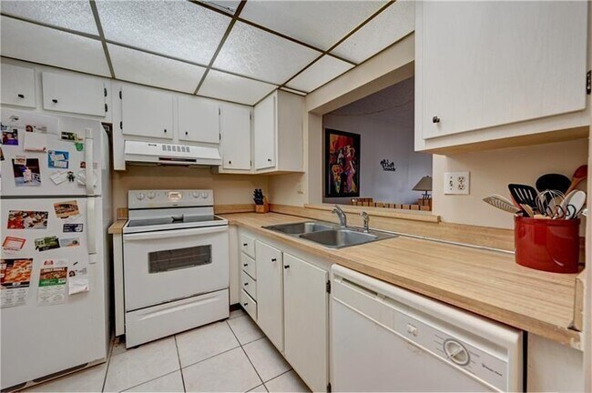 Building Photo - 4150 NW 90th Ave