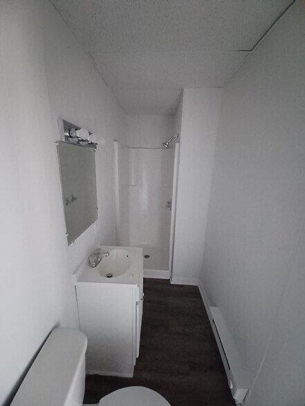 Building Photo - 215 Virginia Ave