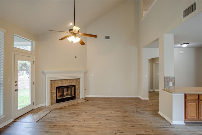Building Photo - 811 Clear Meadow Ct