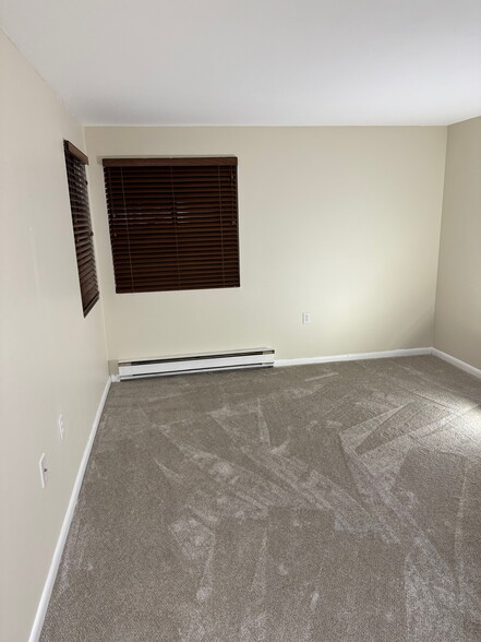 Bedroom-New Carpet & Paint - 44 Watertree Dr